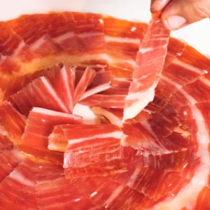 Jamón ibérico cortado y emplatado — Viandas de la Sierra