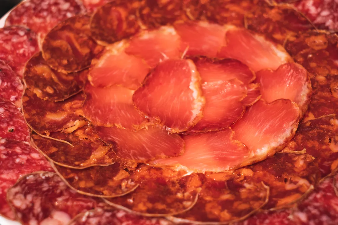 Surtido de ibéricos emplatado — Viandas de la Sierra